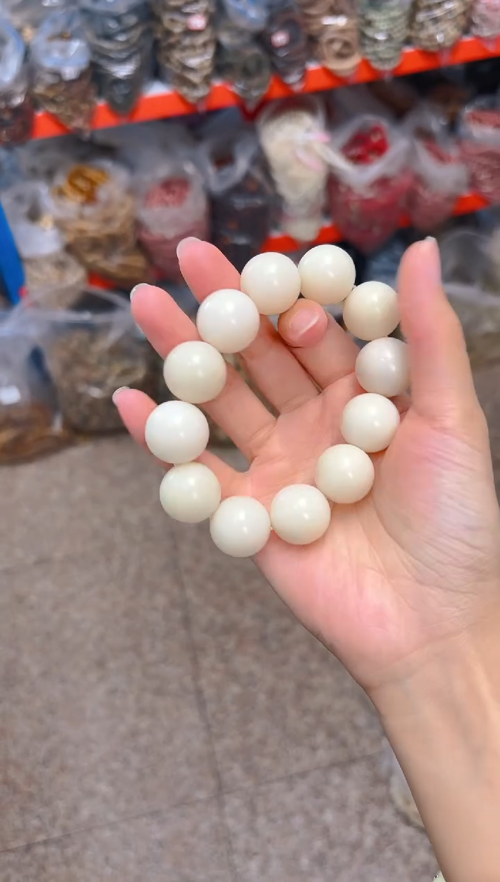 吊坠菩提根/象牙果大卡白色 偏黄色