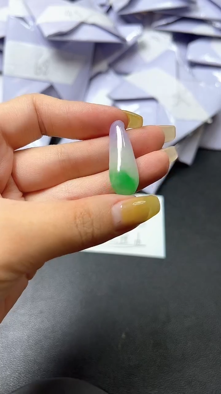 翡翠未镶嵌颈饰时尚女士精品吊坠