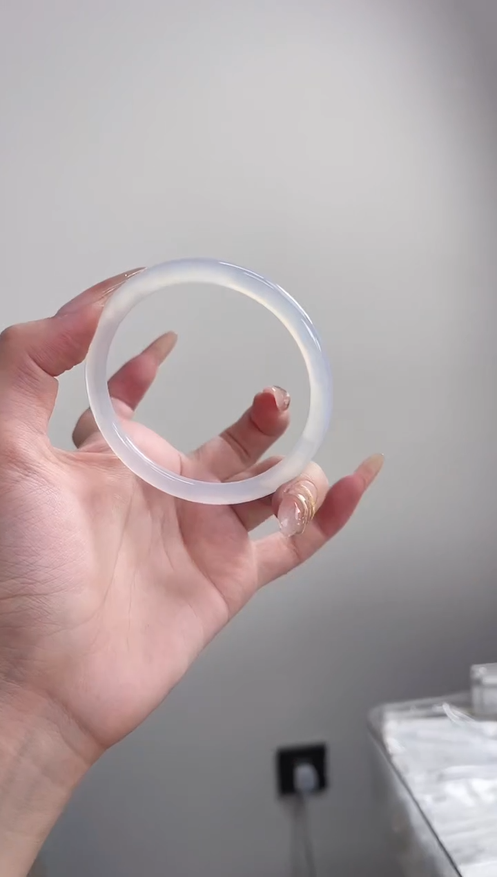 【闪购商品】玛瑙/玉髓手镯未镶嵌55-56圈