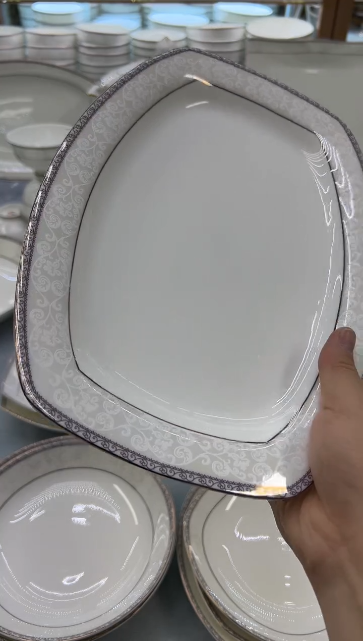 骨瓷 玲珑12方鱼1个