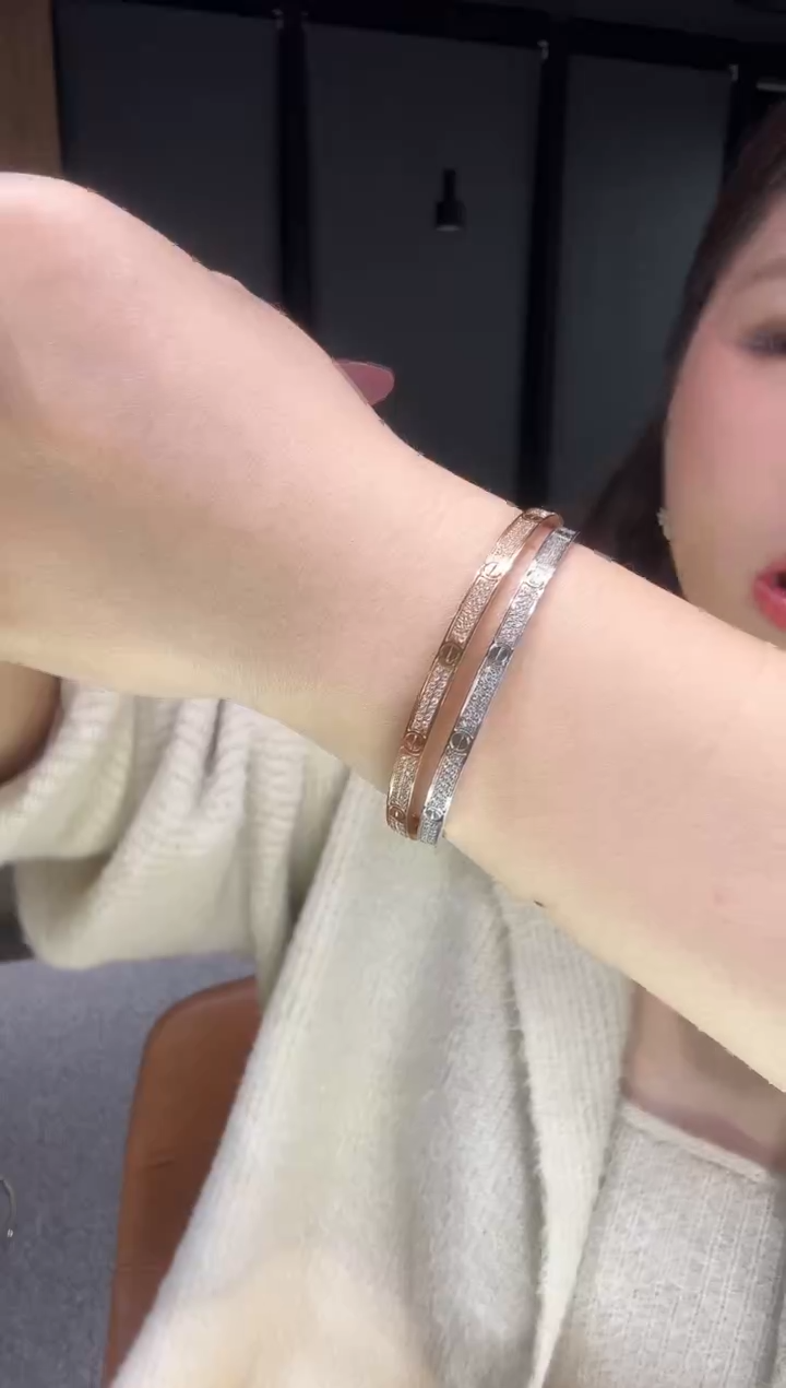 【闪购商品】钻石手镯18K金镶嵌满钻满天星多样性发其一