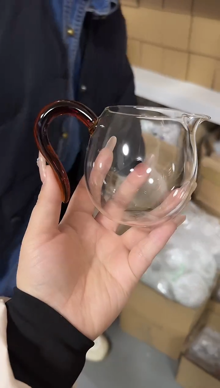 琥珀泓然公道杯 