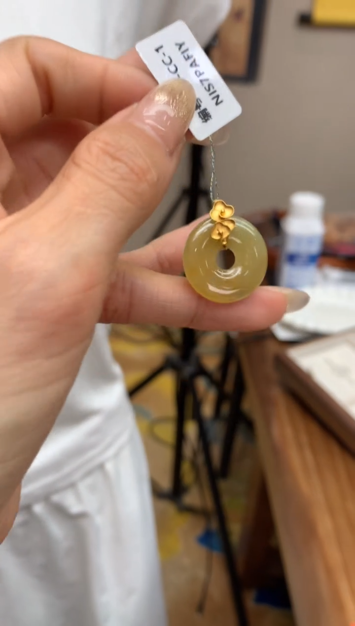 【闪购商品】翡翠颈饰18K金镶嵌甜甜圈