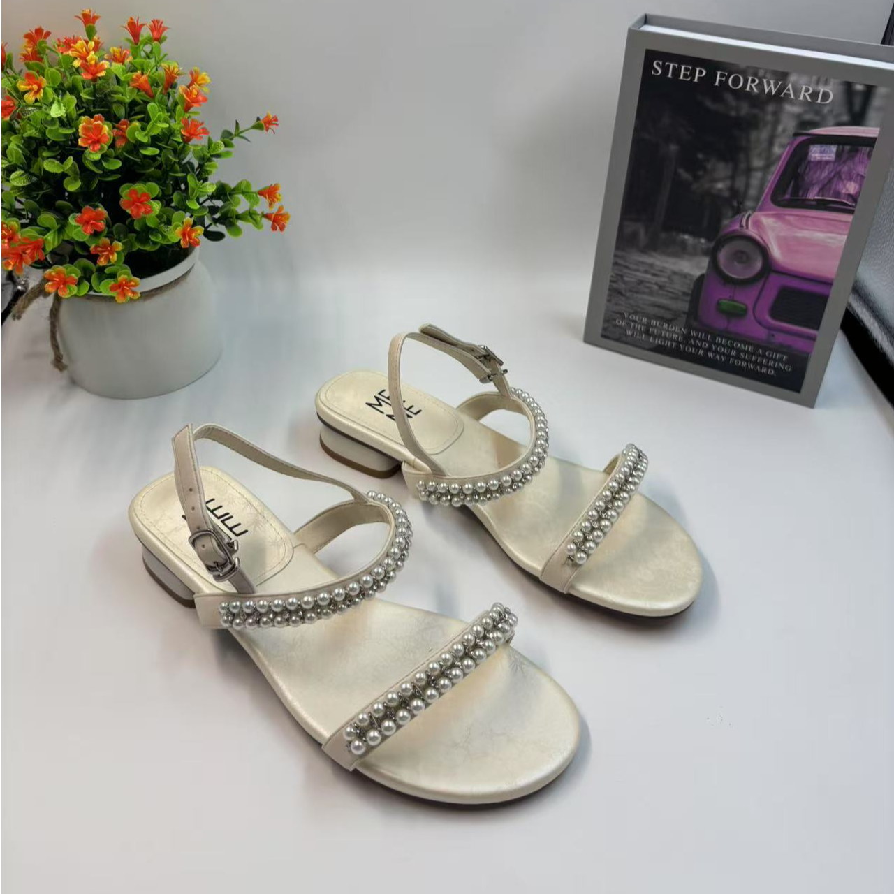 231-30露趾日常粗跟公主风一字带凉鞋平底平跟失序混搭风