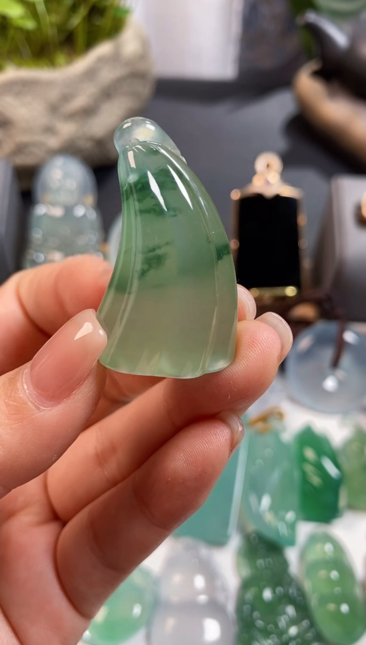 【闪购商品】翡翠颈饰未镶嵌翡翠莲蓬吊坠