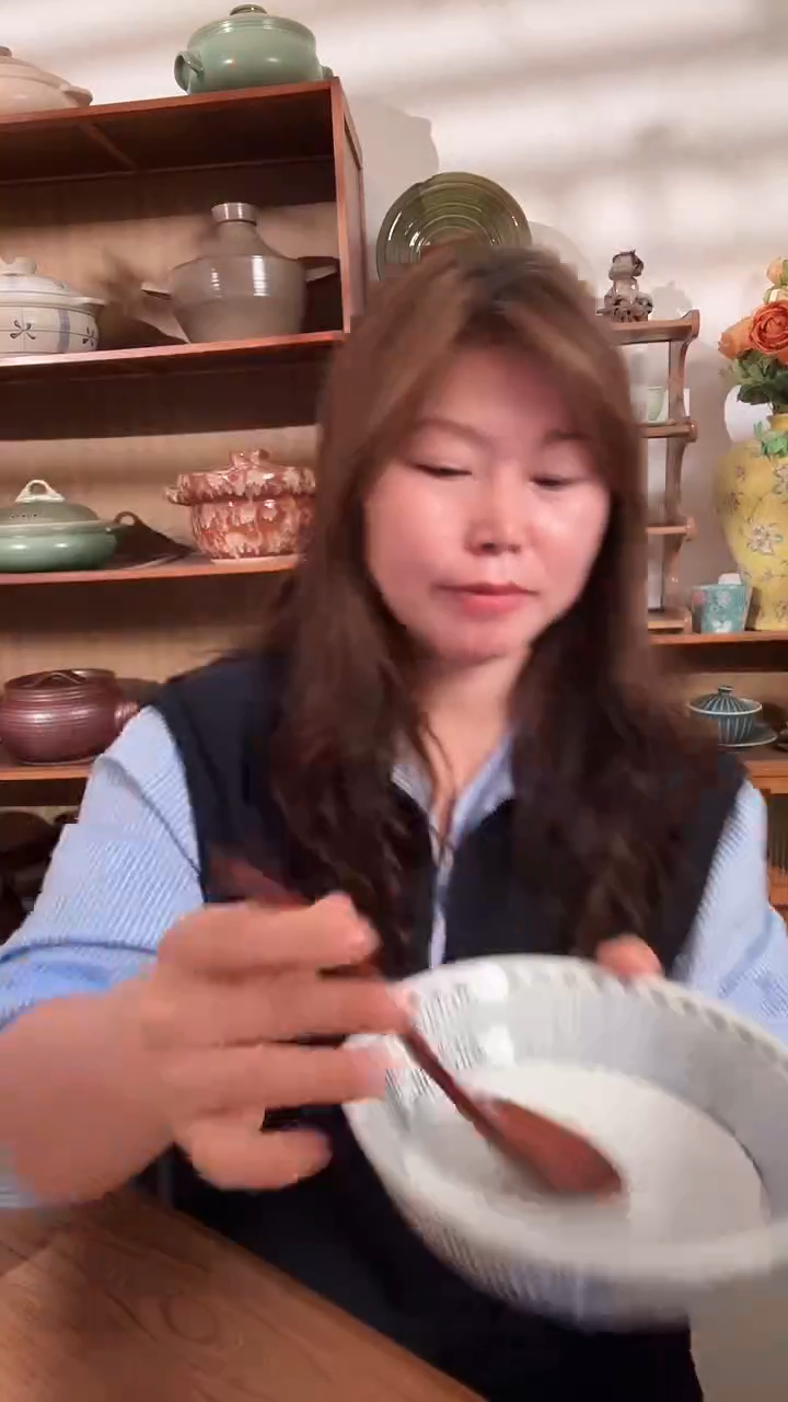 瓷龟甲勺2个....