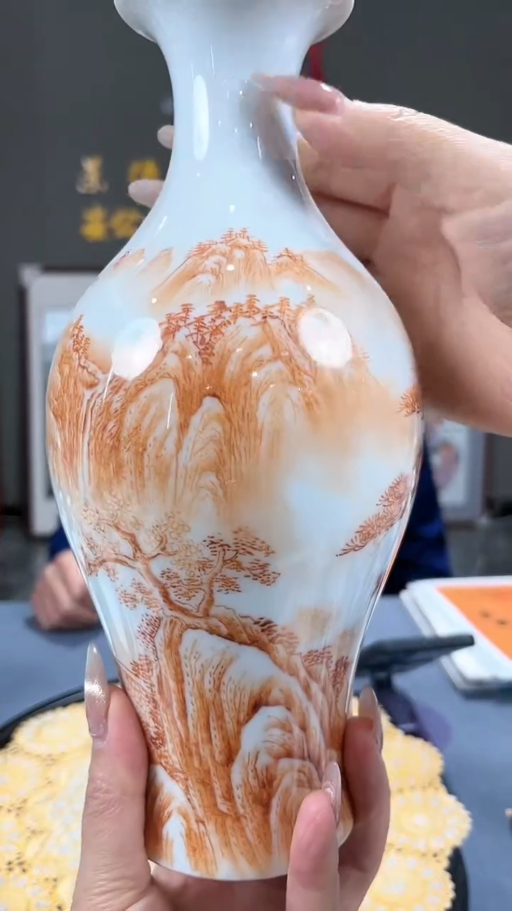 【闪购商品】官窑瓷画院390官窑瓷画院矾红山水赏瓶