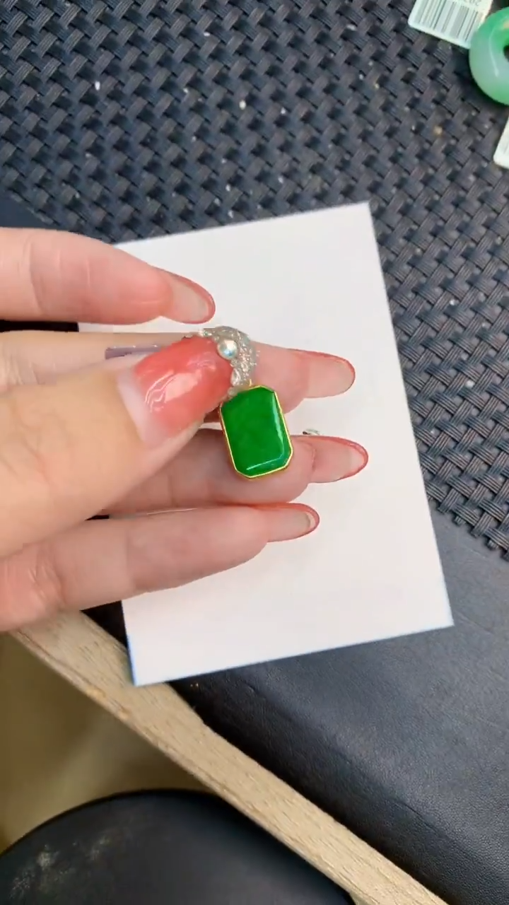 颈饰未镶嵌翡翠1