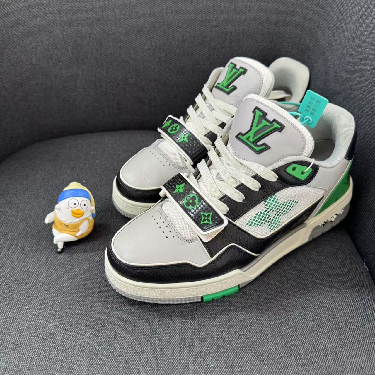 99新 LouisVuitton/路易威登 灰绿色魔术贴trainer板鞋
