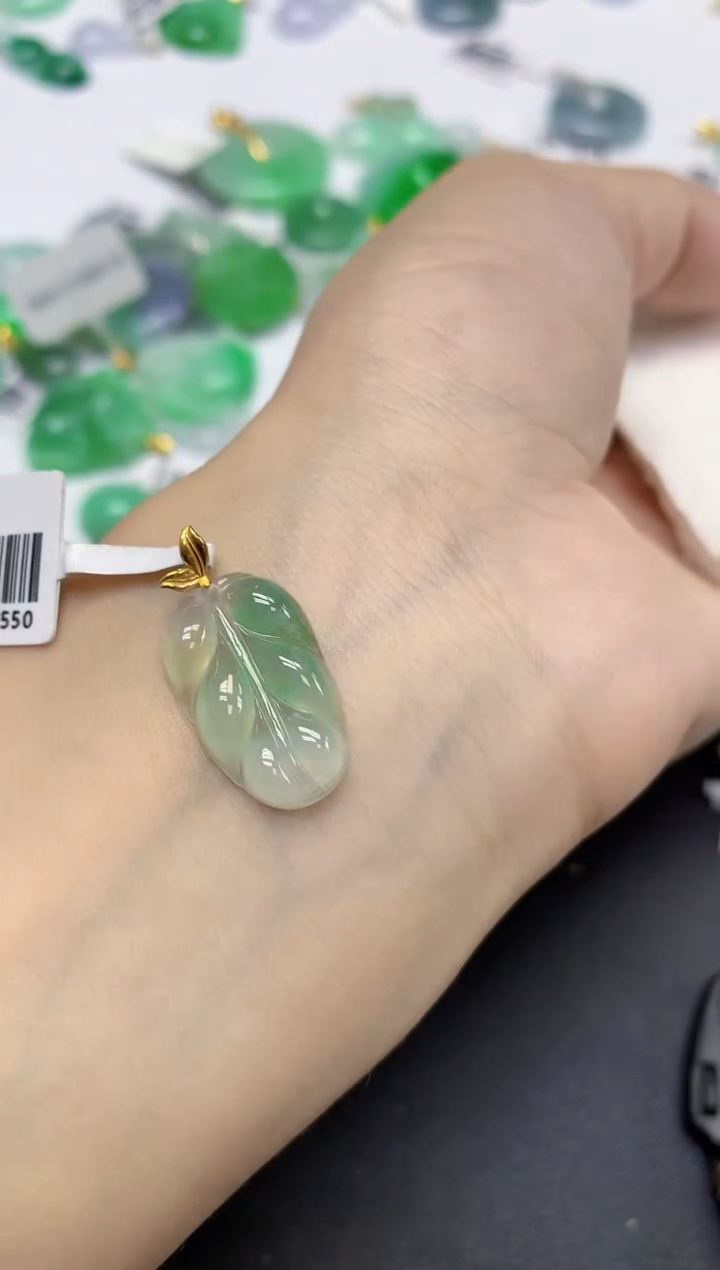 颈饰18K金镶嵌翡翠天然缅甸翡翠A货百元以上9元证书费自理