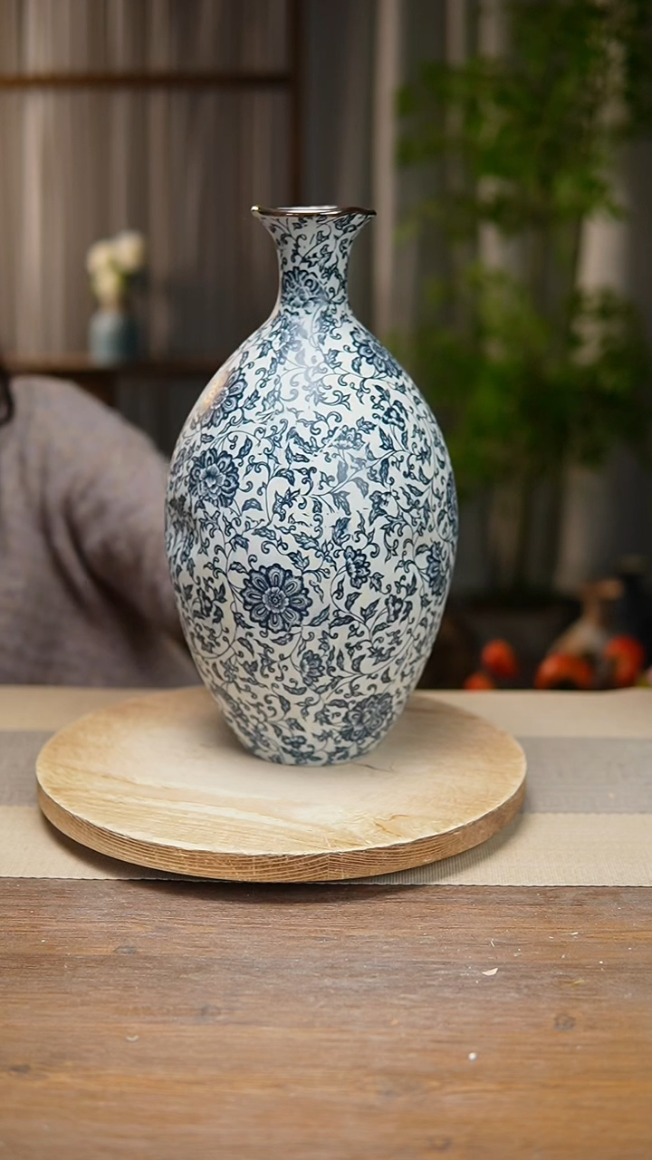 【闪购商品】陶瓷  花器青花瓷缠枝莲保龄球瓶瑕疵