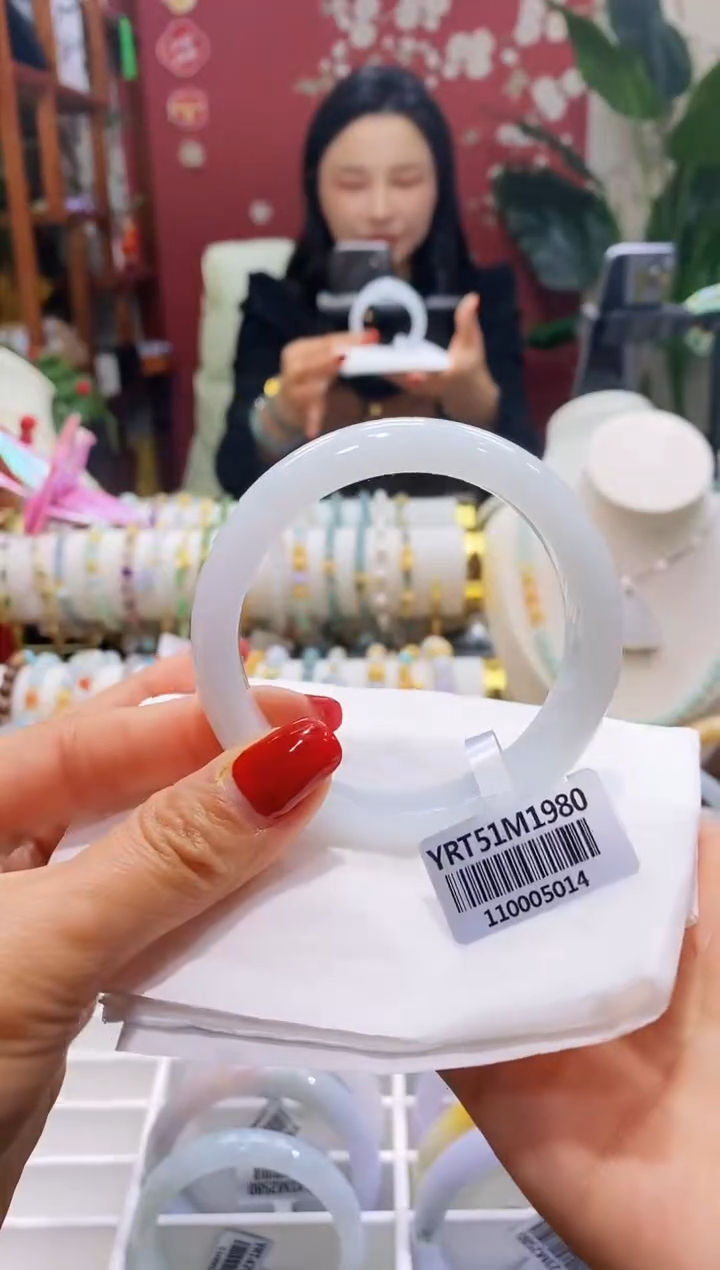 【闪购商品】翡翠手镯未镶嵌50圈口5556/12.5*8.2