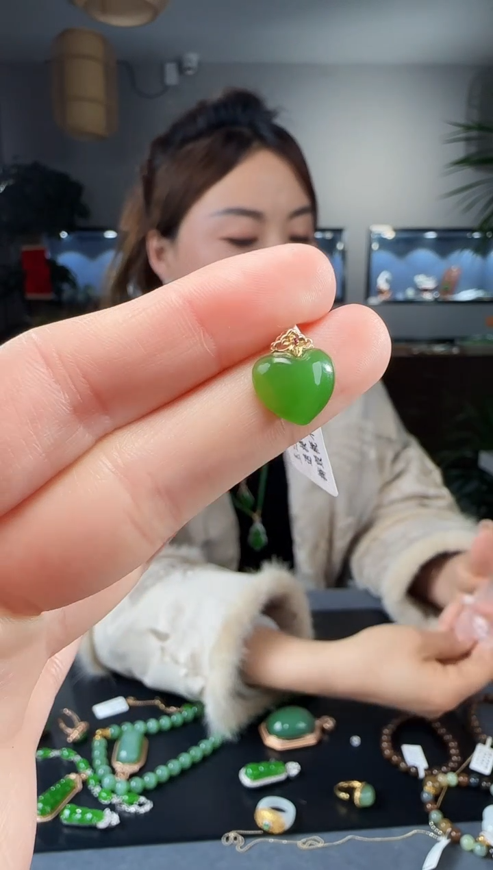 【闪购商品】和田玉18K金镶嵌吊坠(不含链)1