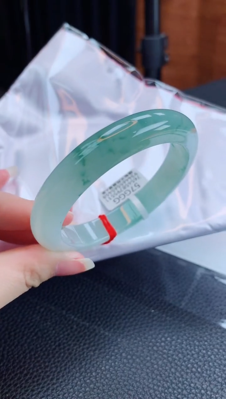 【闪购商品】翡翠手镯未镶嵌缅甸天然翡翠A货手镯