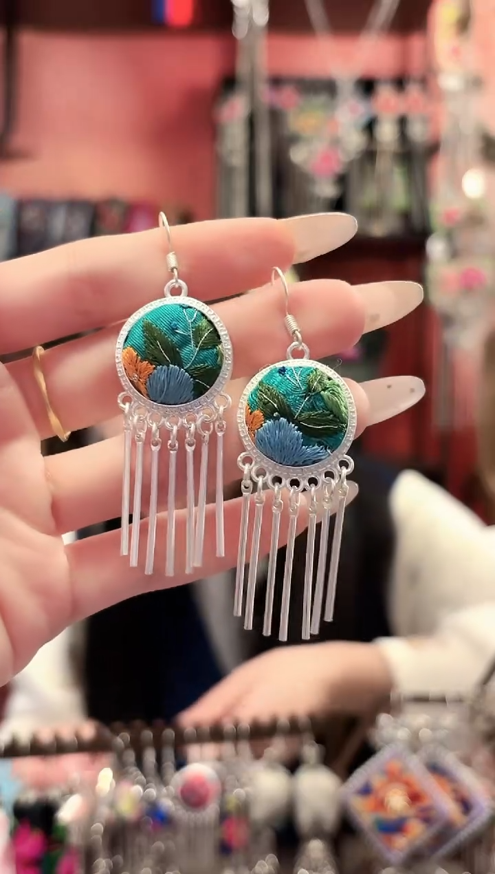 织绣云织谣民族风精美饰品 176