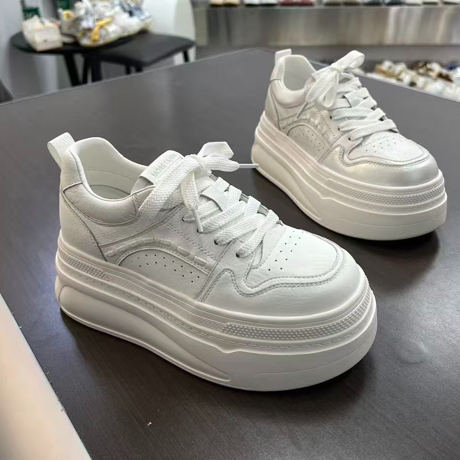 【格西新品】显脚小秀气增高小白鞋2026四季款女鞋休闲运动厚底板鞋