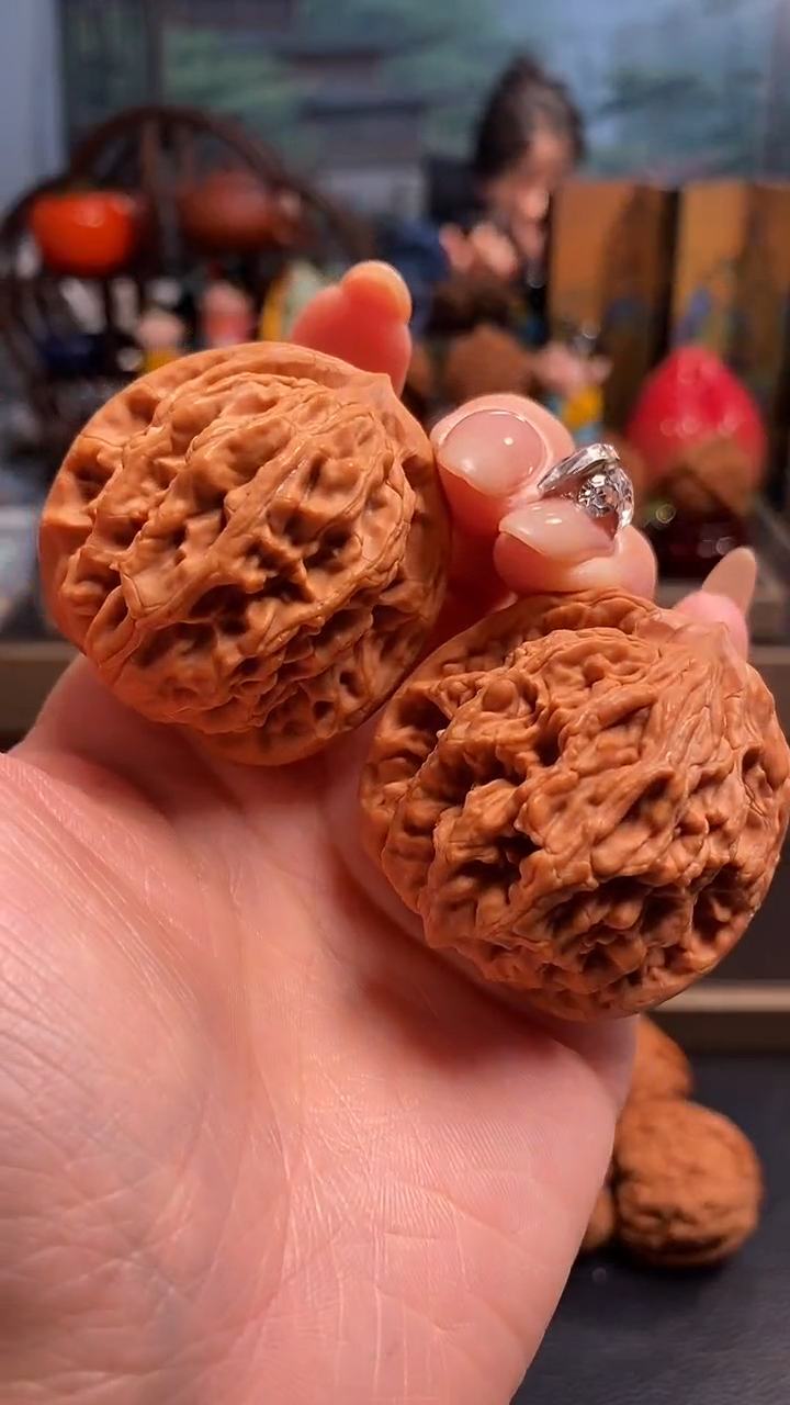 【闪购商品】文玩核桃把件A 385麦穗虎头42尺