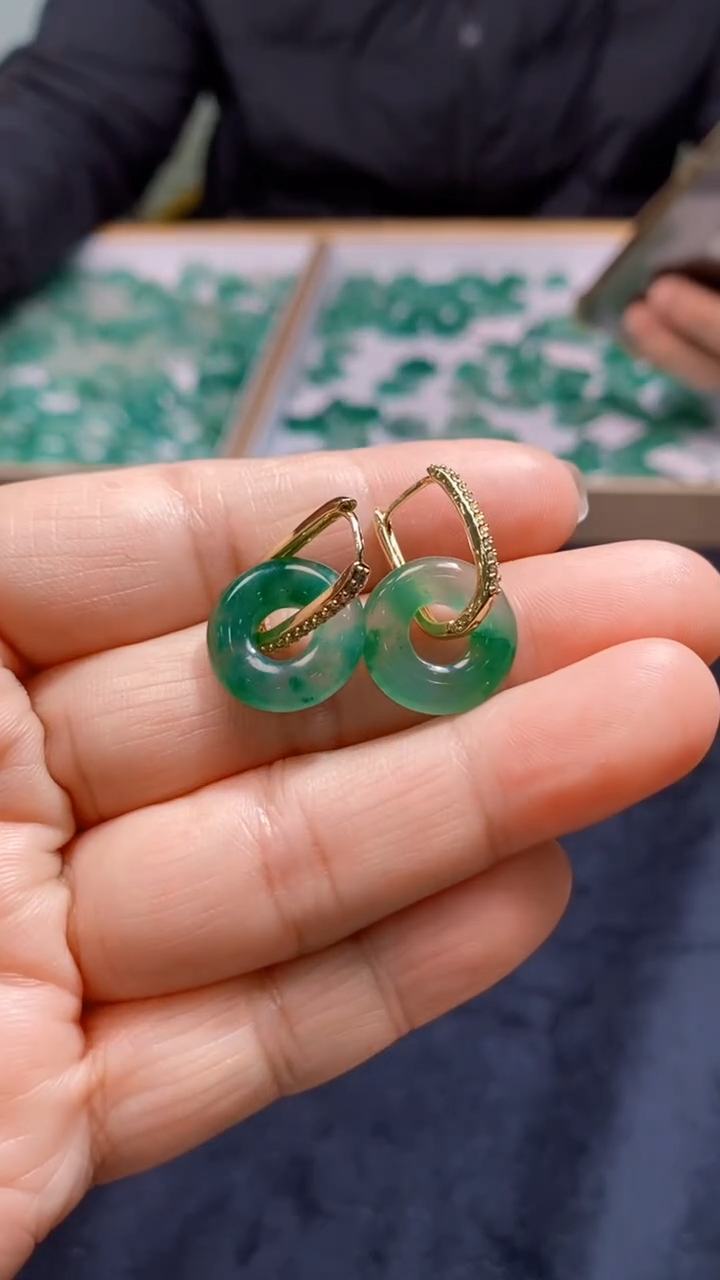 【闪购商品】石英质玉耳钉银S925镶嵌天然A货非洲翠