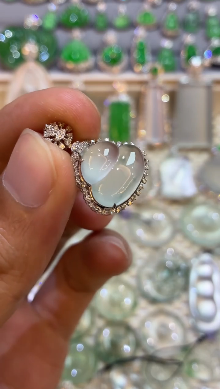 吊坠(不含链)18K金镶嵌翡翠葫芦