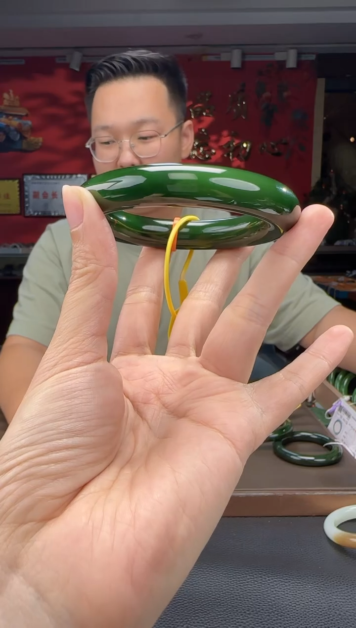 和田玉未镶嵌颈饰碧玉胖圆条手镯55-59