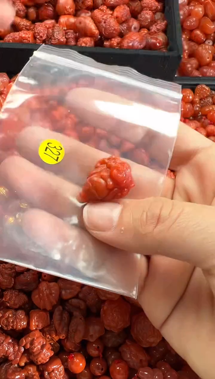 【闪购商品】南红玛瑙颈饰未镶嵌1