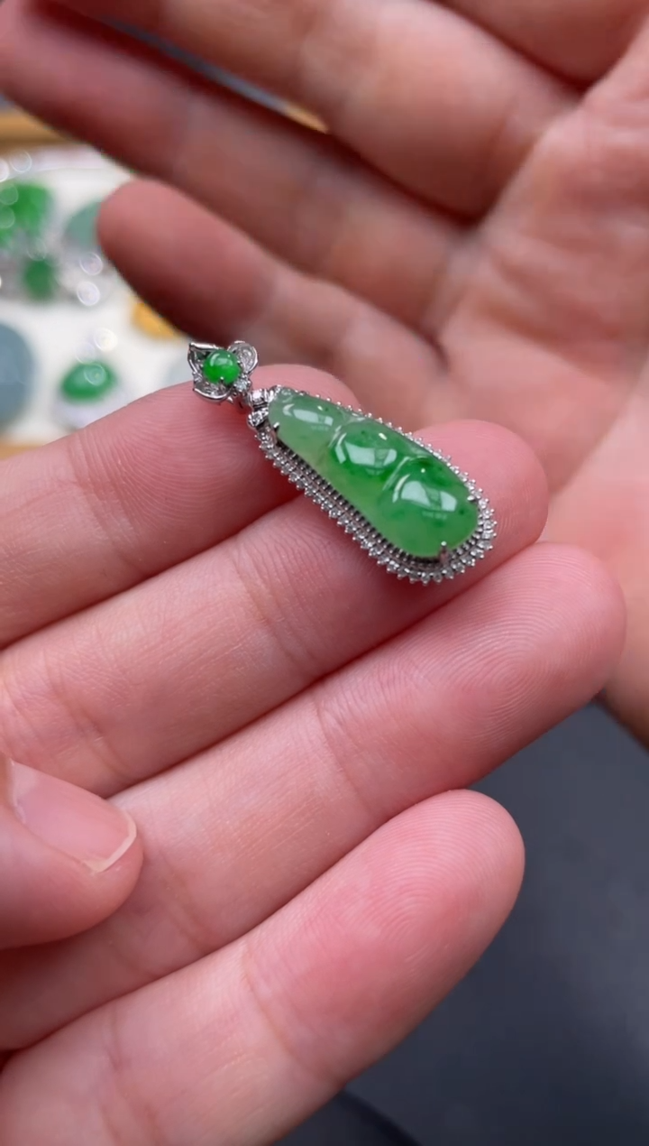 【闪购商品】翡翠颈饰18K金镶嵌82.........