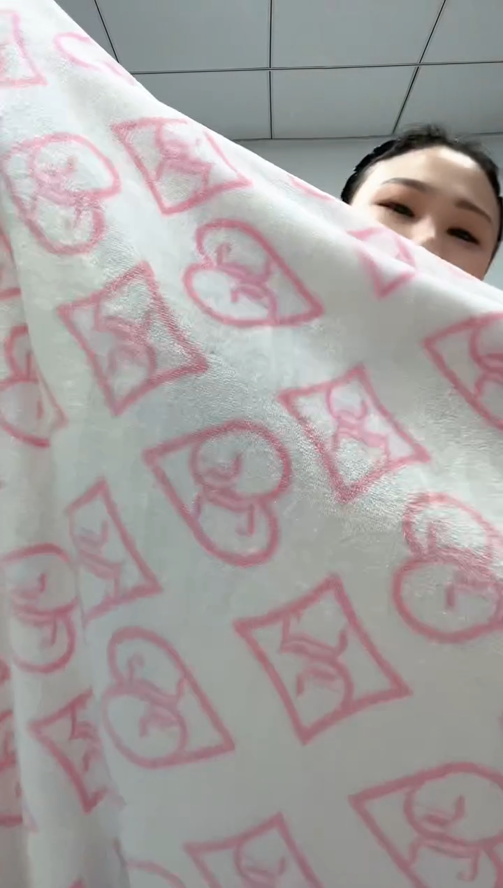 法兰绒2.3x2.5左右已主播介绍为准  xc