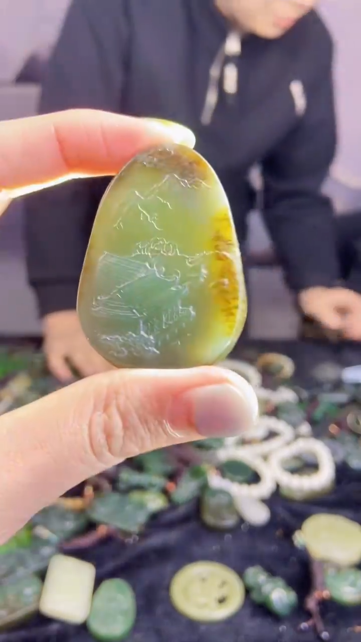 颈饰未镶嵌和田玉1