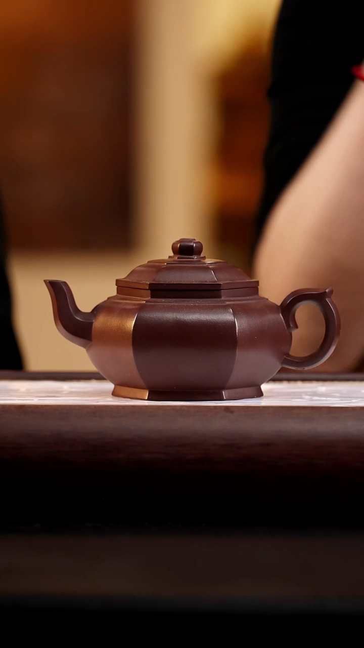 31 石红六方宫灯270cc