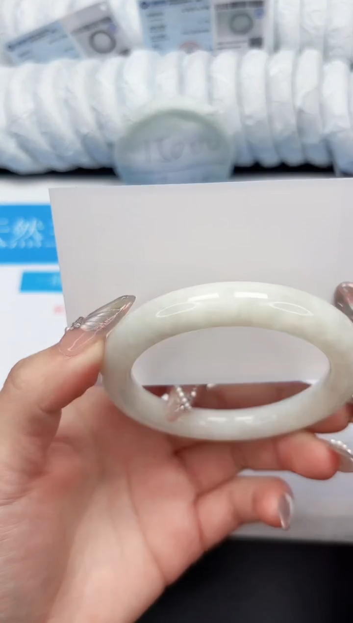 【闪购商品】和田玉手镯未镶嵌178-56.6