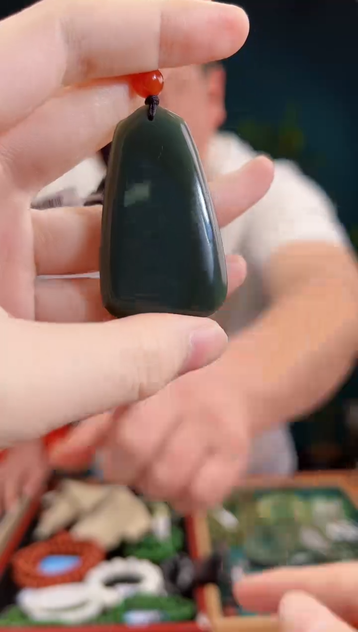 颈饰未镶嵌和田玉一物一证 拍一单发一个