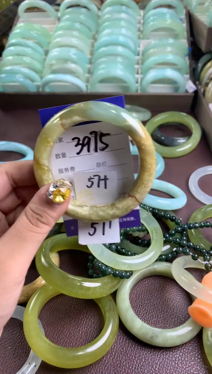【闪购商品】蛇纹石玉手镯未镶嵌3875