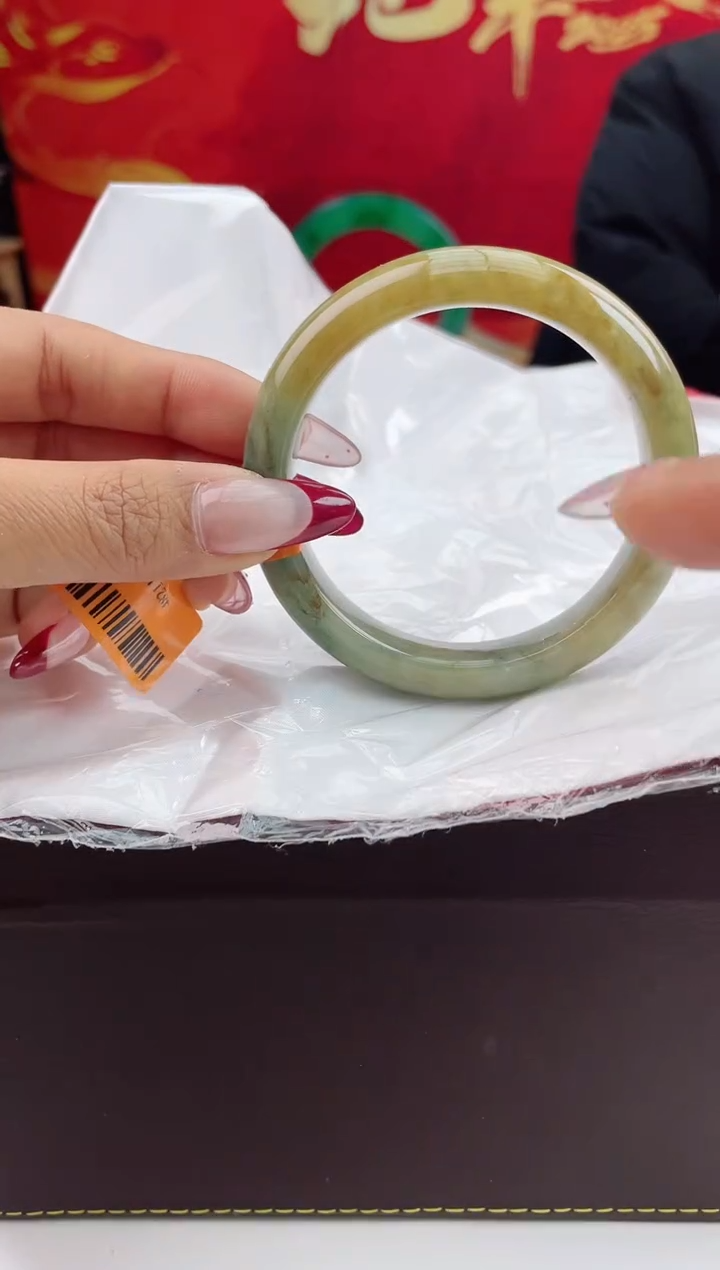 【闪购商品】翡翠手镯未镶嵌8翡翠手镯（微瑕）