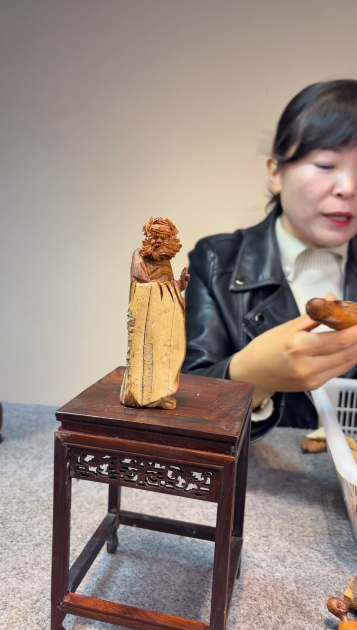 柏木（崖柏）用****1崖柏崖柏