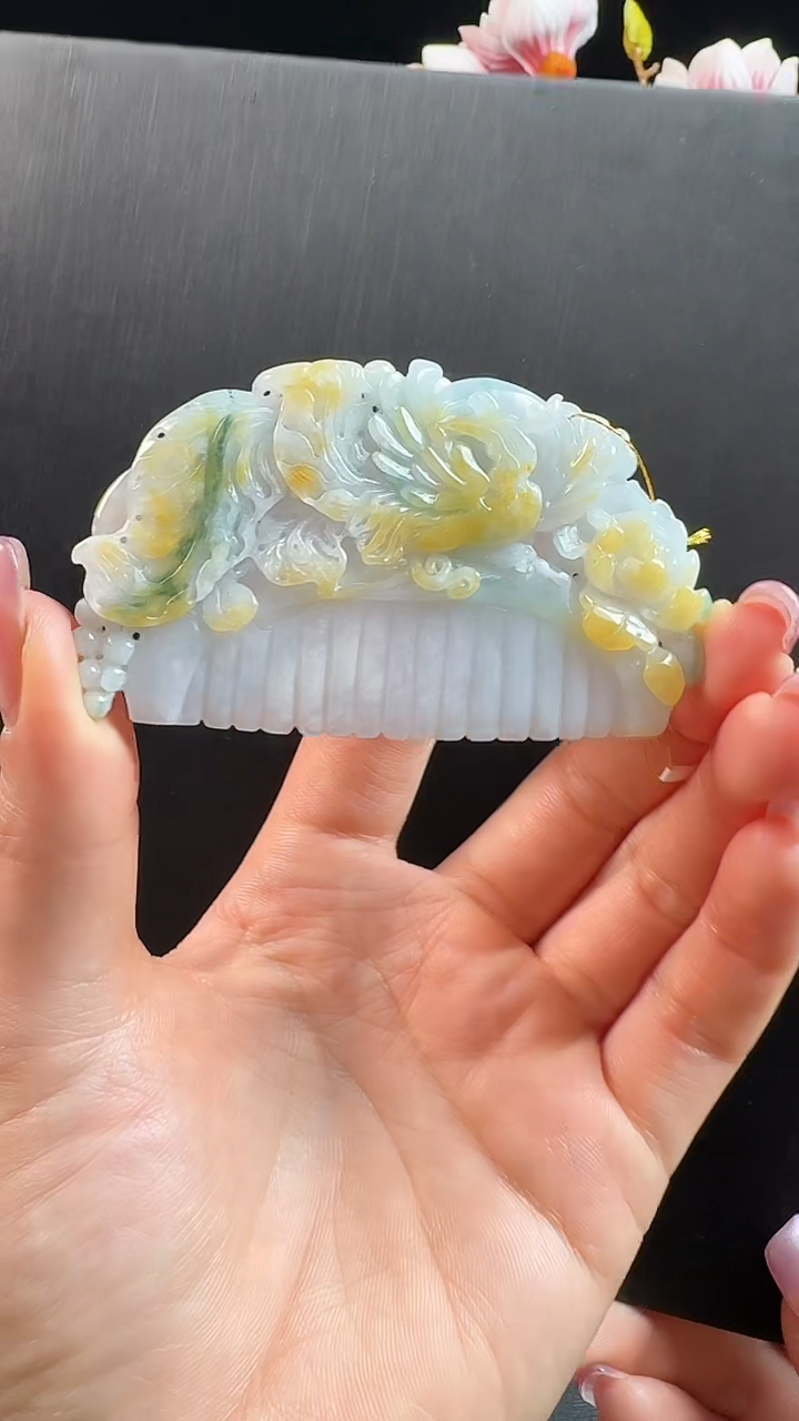 颈饰未镶嵌翡翠梳子