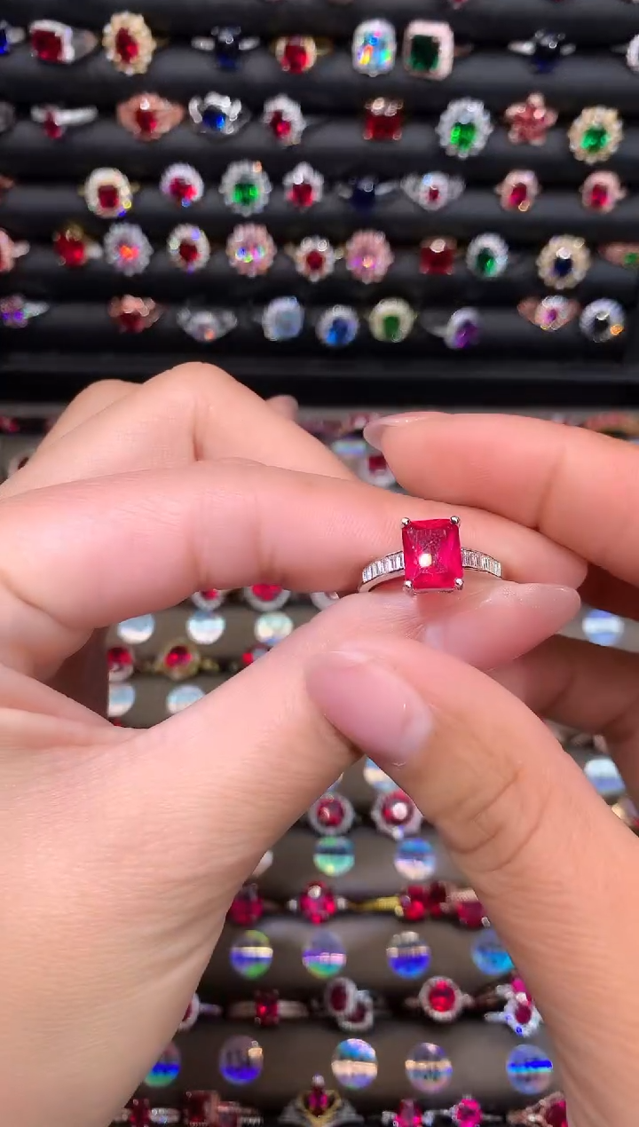 【闪购商品】红宝石戒指银S925镶嵌79白