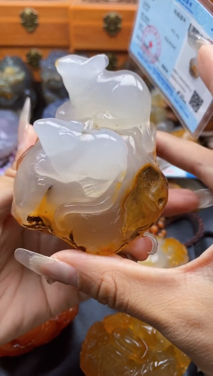 玛瑙/玉髓挂件未镶嵌坤*ll