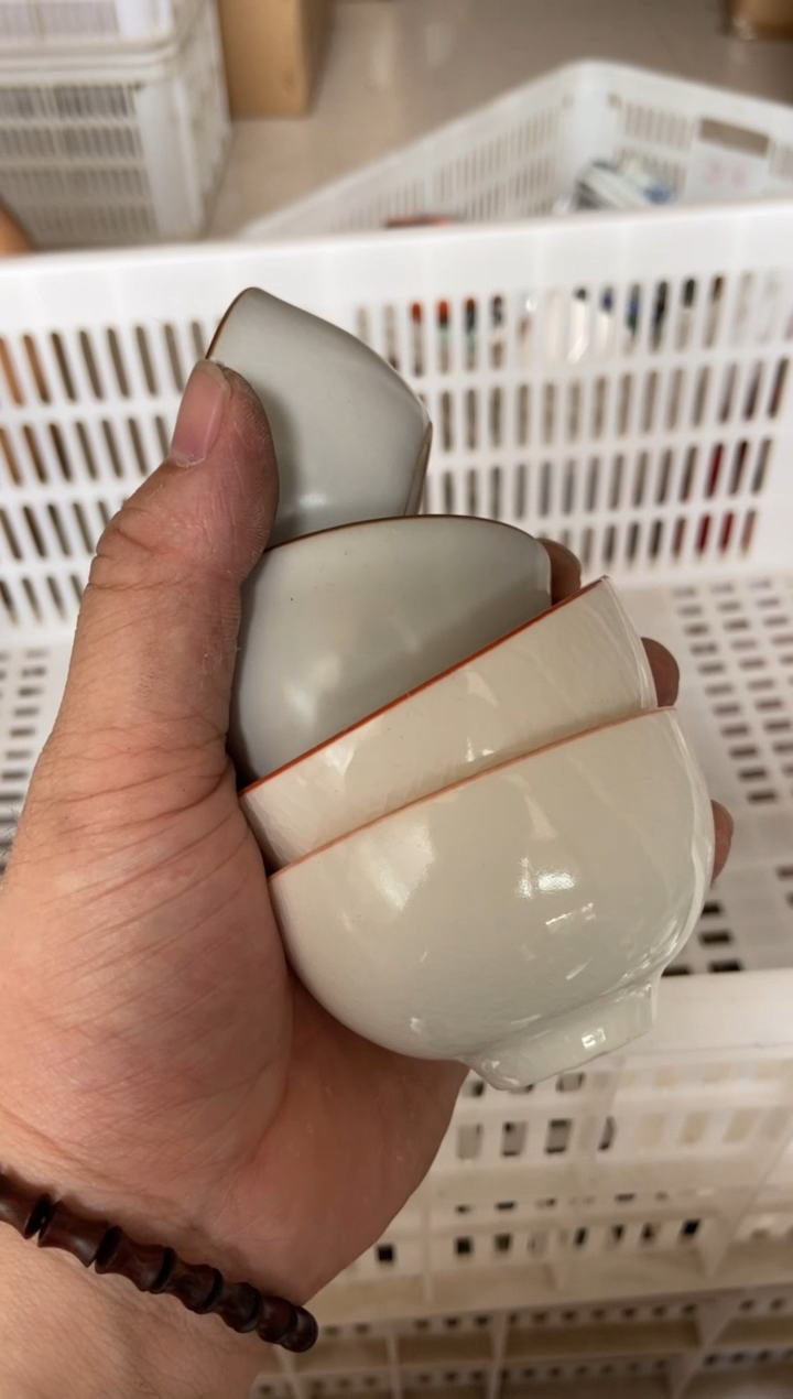 无运费险有瑕疵的摄影的产品有使用过的痕迹有点脏介意勿拍