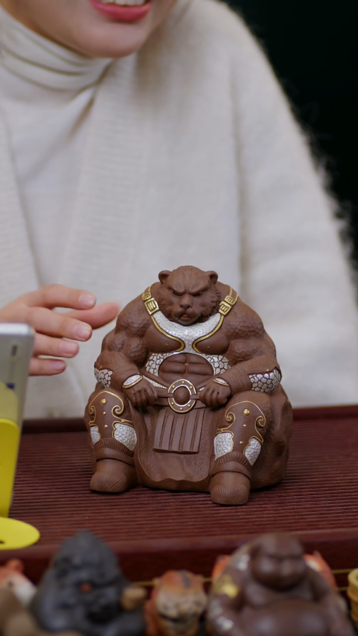 【闪购商品】紫砂茶宠熊将军（描金银）