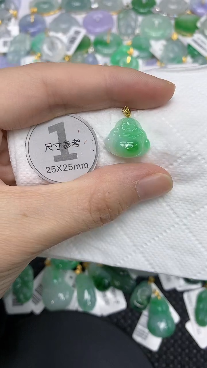 颈饰18K金镶嵌翡翠1111111111