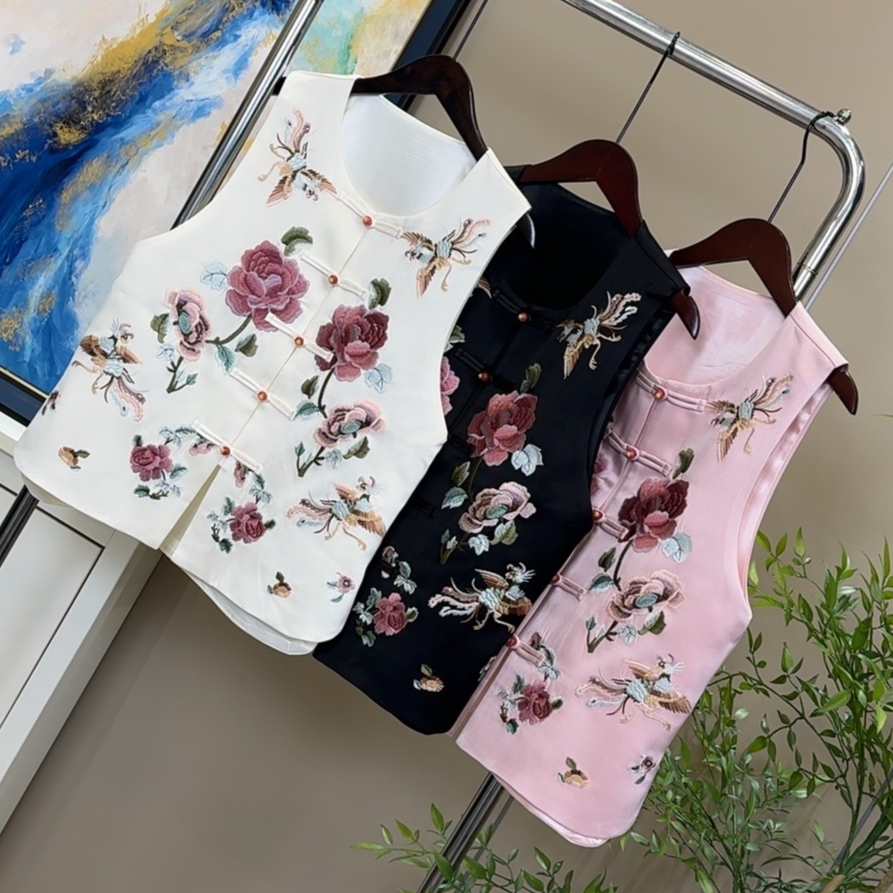 2025新款重工刺绣马甲圆领侧面开叉设计新中式国风马夹1799