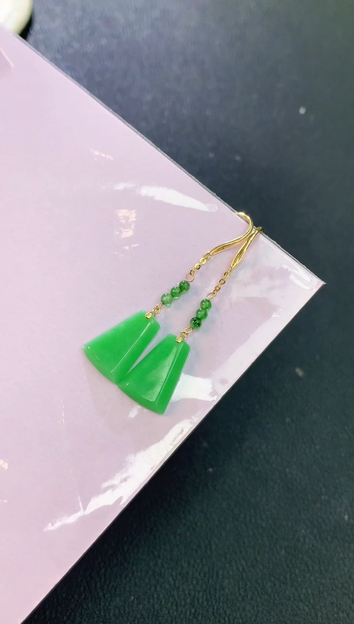 18K金镶嵌翡翠耳饰赠礼盒证书 麦麦