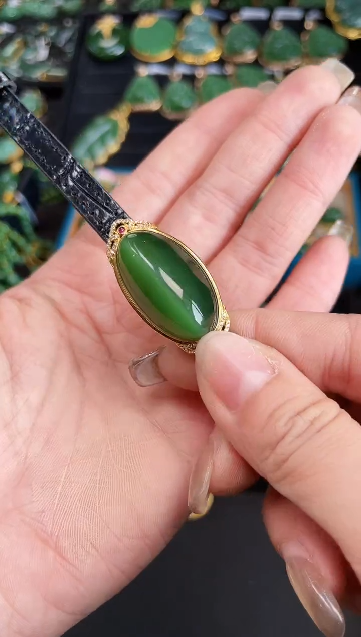 【闪购商品】和田玉手牌18K金镶嵌30MM 多样性发一Z