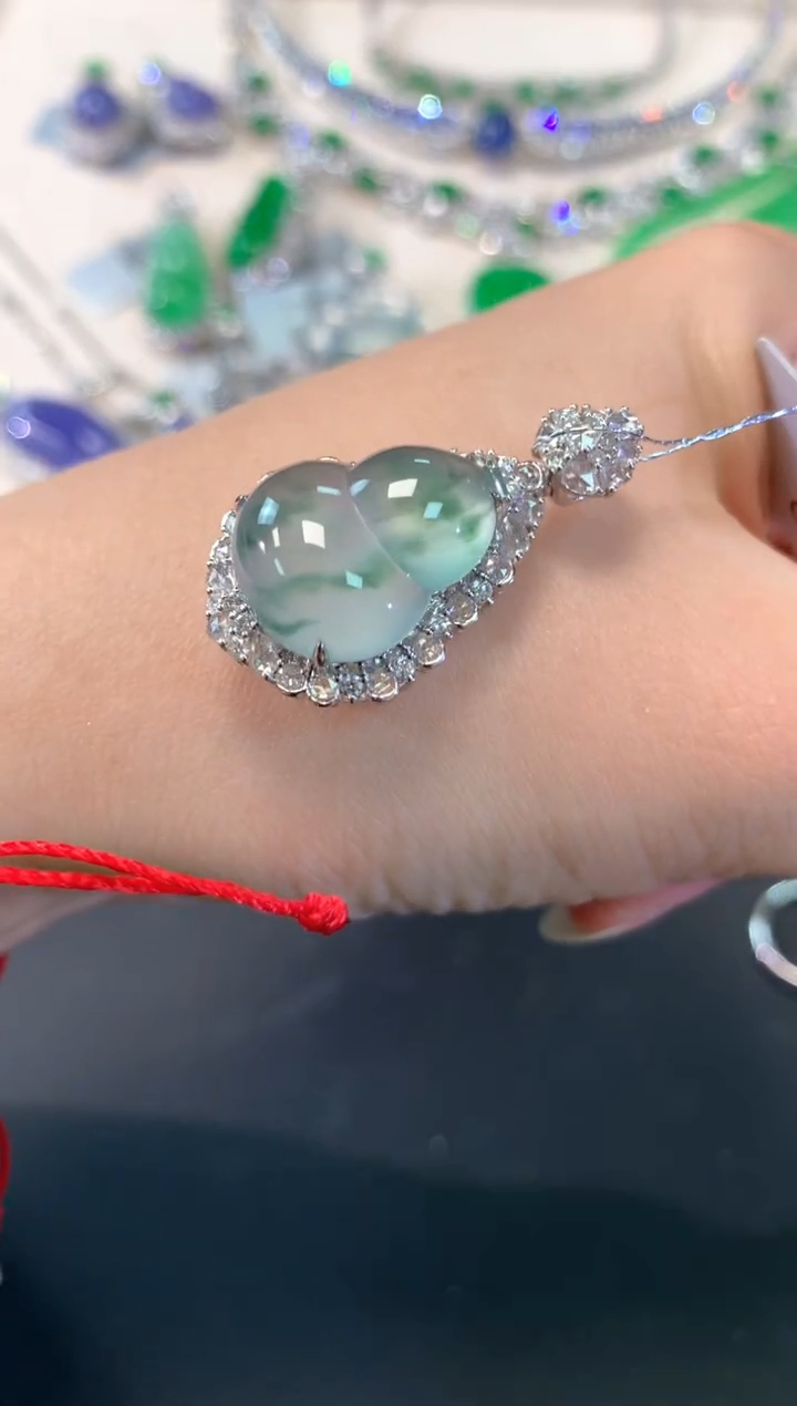 【闪购商品】翡翠吊坠(不含链)18K金镶嵌C52|29800