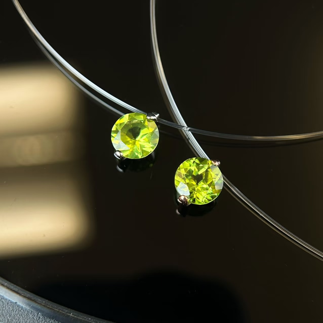 「春野琉璃」橄榄石隐形鱼线吊坠