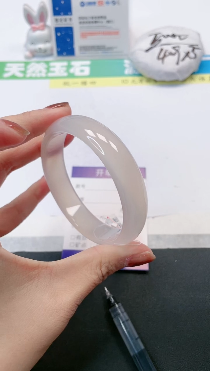 【闪购商品】石英质玉手镯未镶嵌137-57