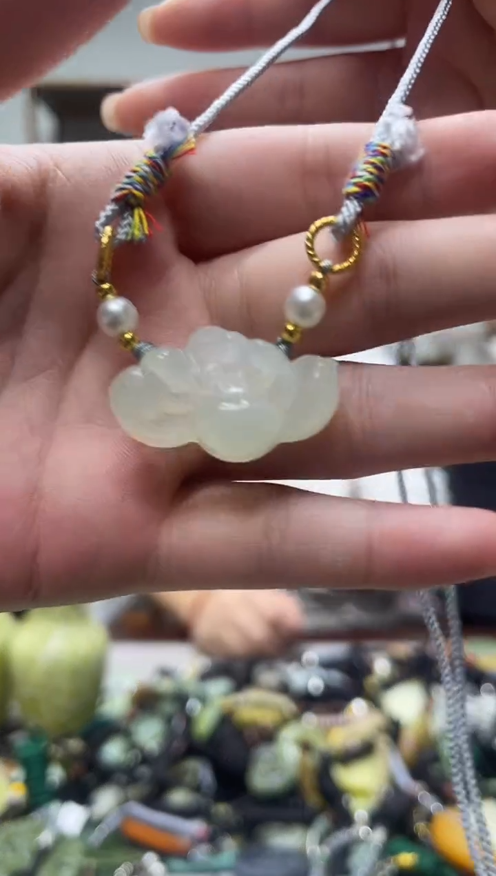 未镶嵌岫玉吊坠·