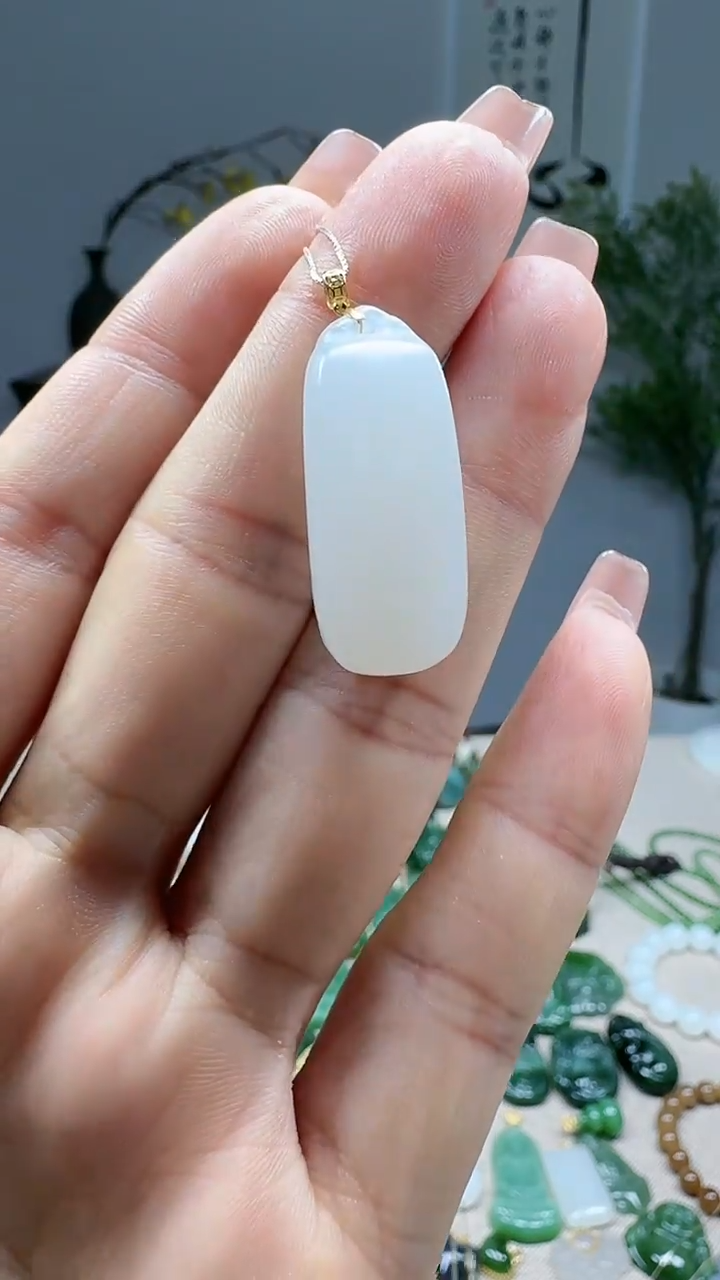 吊坠(不含链)18K金镶嵌和田玉1