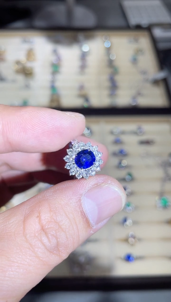 【闪购商品】蓝宝石戒指18K金镶嵌1.61ct