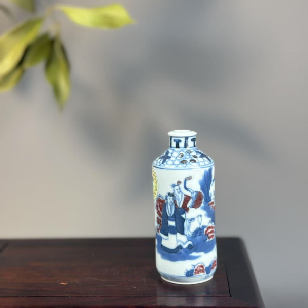 28:清晚期青花釉里红人物故事鼻烟壶